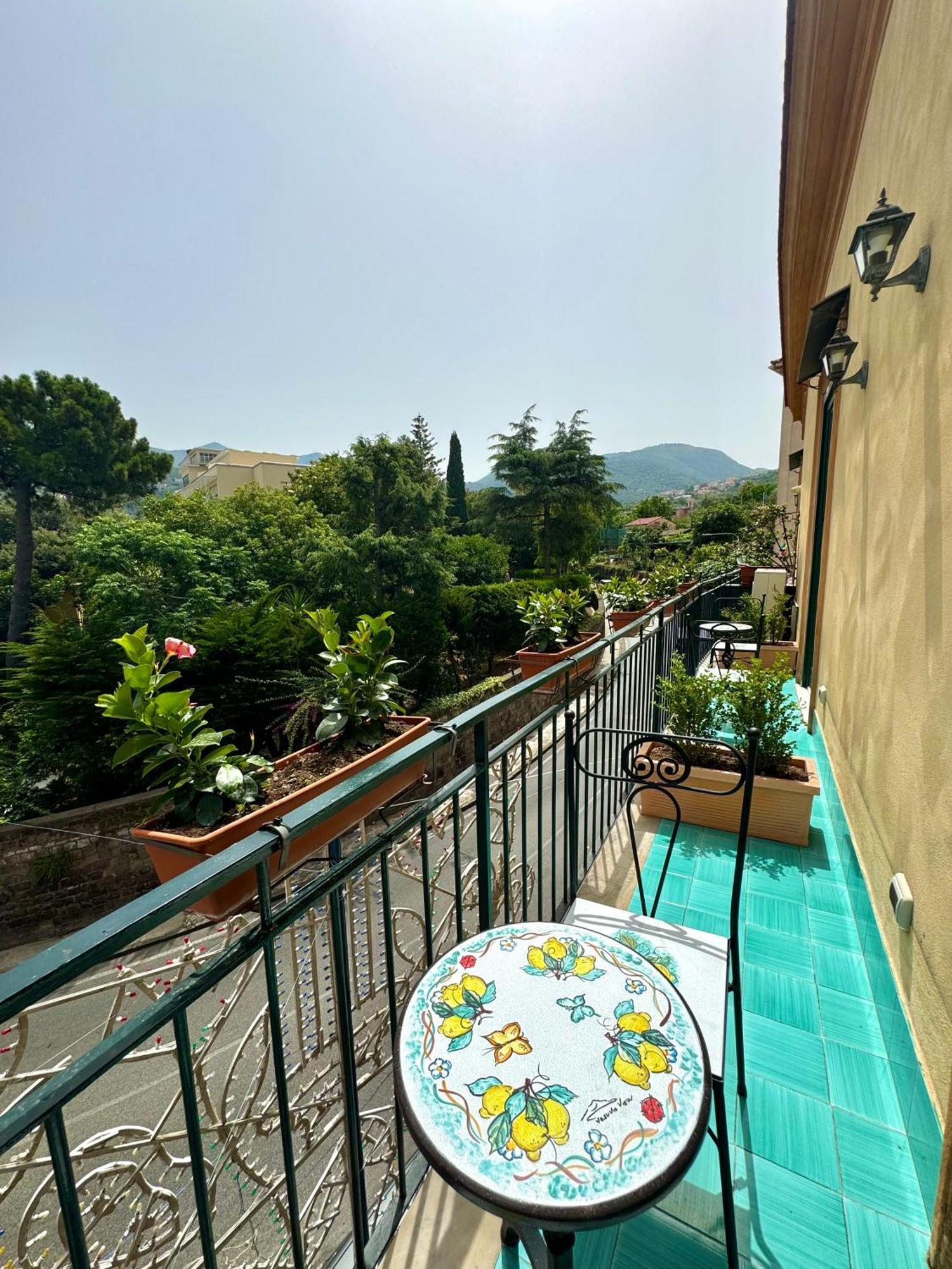 Vesuvio View Bed & Breakfast Vico Equense Eksteriør bilde